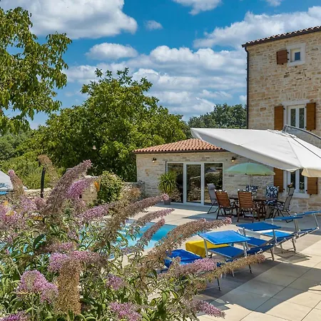 Holiday home Gorgeous In With Private Swimming Pool, Be Inside Or Outside *