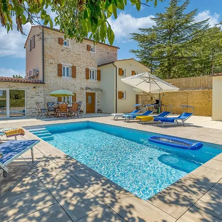 Holiday home Gorgeous In With Private Swimming Pool, Be Inside Or Outside