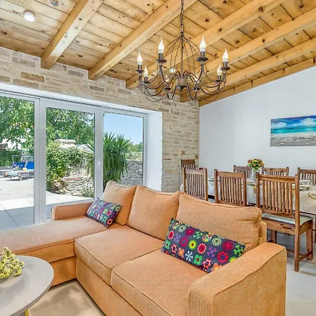 Feriehus Gorgeous In With Private Swimming Pool, Be Inside Or Outside *
